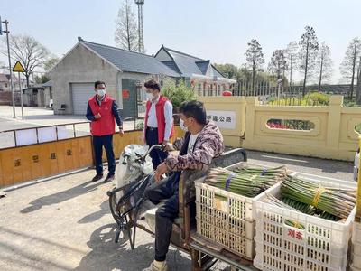 党旗飘扬丨绿华镇有个"夏老板",服务暖到群众心窝里